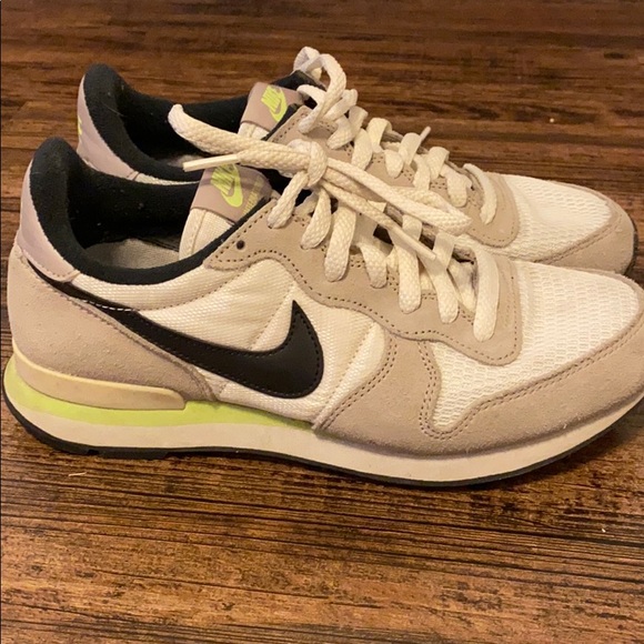 nike internationalist limited edition